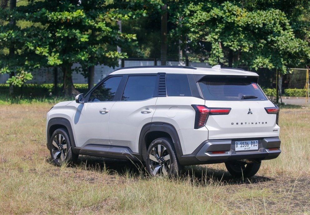 Mẫu xe mới của Mitsubishi lập kỷ lục 2.000 đơn đặt hàng sau 5 ngày bán: Thiết kế cơ bắp, tiện nghi lại mạnh mẽ với 161 mã lực