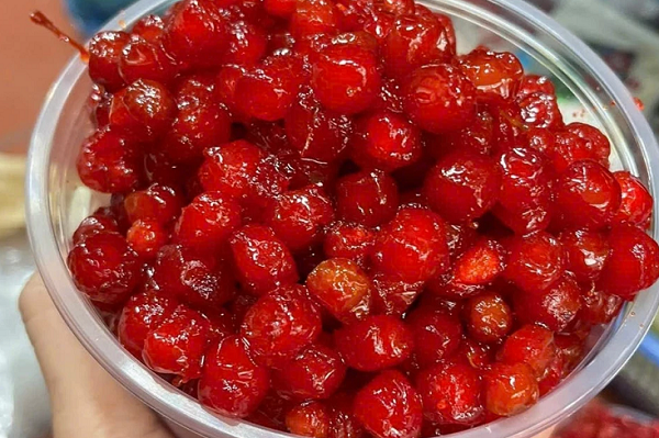 Loại quả mọc dại xưa chín rụng đầy, cho không ai lấy, giờ thành đặc sản 'cháy hàng' giá 120.000 đồng/kg