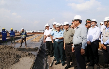 Thủ tướng đi kiểm tra tiến độ sân bay Long Thành lần thứ 8: Gần 13.000 nhân sự, 3.000 máy móc vẫn chạy hết công suất