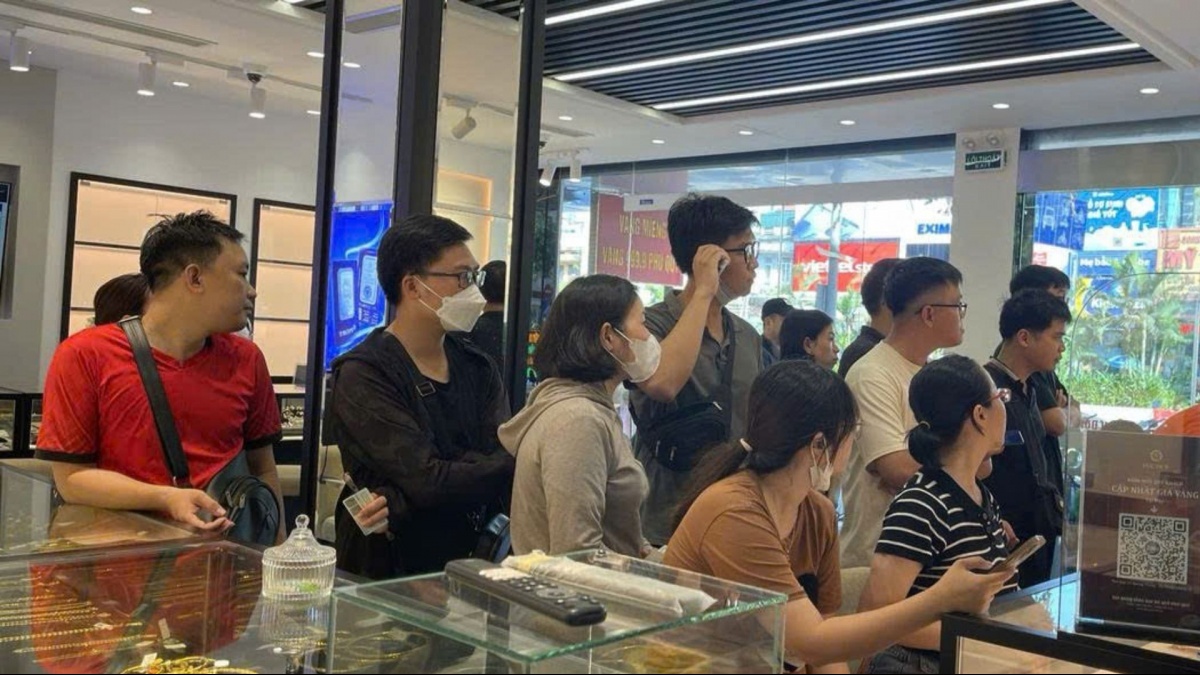 Gần 2 tấn bạc kỷ niệm 80 năm Quốc Khánh cháy hàng trong chưa đầy 8 tiếng