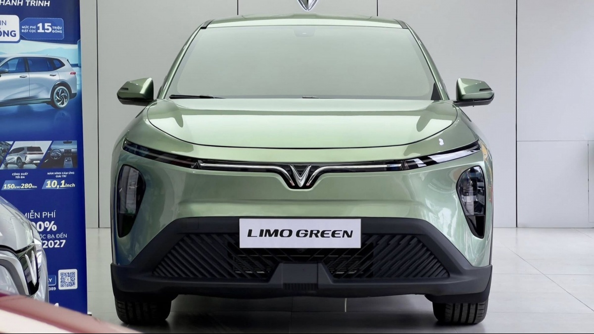 VinFast Limo Green chốt giao xe vào ngày mai: 'Bom tấn' phân khúc MPV cỡ trung, đe dọa vị thế Xpander, XL7, Veloz Cross