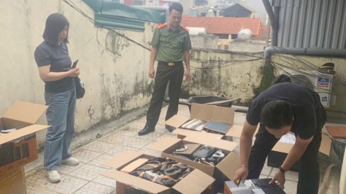 Hà Nội: Phát hiện hàng nghìn sản phẩm giả thương hiệu lớn với giá trị gần 5 tỷ đồng tại khu đô thị Mỹ Đình