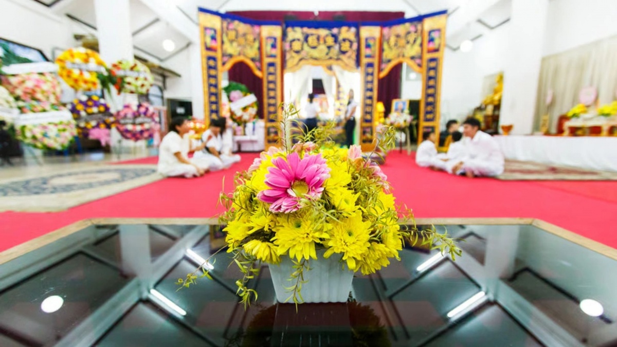 Nhân sự trẻ Trung Quốc đổ vào ngành tang lễ: Nghề 'âm dương' lên ngôi, lương tháng 20 triệu đồng, ít cạnh tranh, môi trường làm việc nhân văn