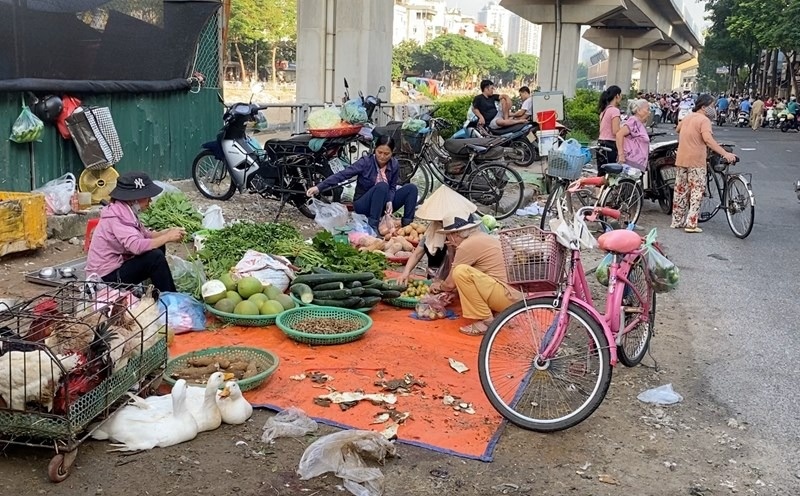 Hà Nội quyết xóa sổ chợ cóc, chợ tạm, dẹp loạn giết mổ trong năm 2025