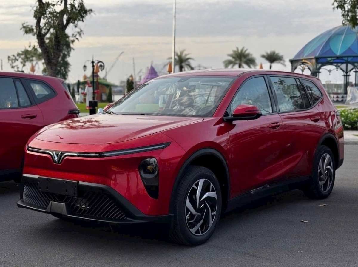 ‘Tân binh MPV’ VinFast Limo Green với thiết kế rộng rãi, rất hợp cho dân dịch vụ, ‘kình địch’ mới của Xpander, BYD M6