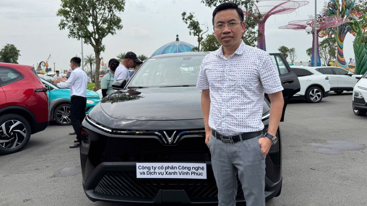 Người đặt mua 10.000 chiếc xe Limo Green nói gì?