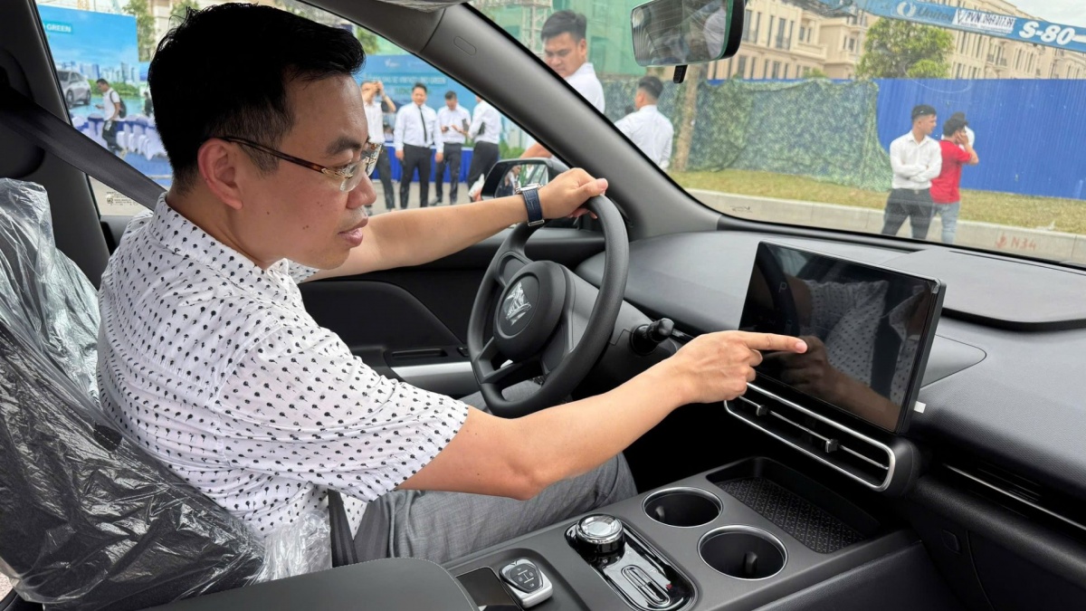 Người đặt mua 10.000 chiếc xe Limo Green nói gì?