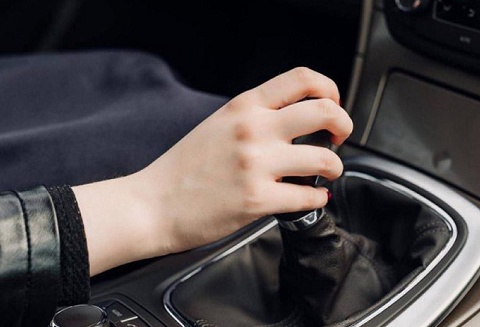 Xe số tự động tiện thật, nhưng nếu không biết 6 điều này thì vừa nguy hiểm vừa hại xe