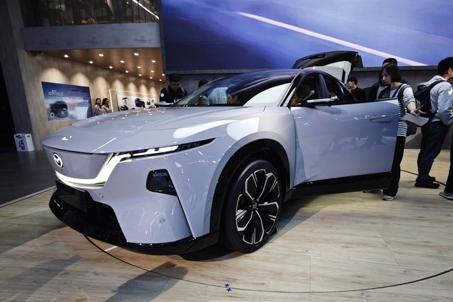 SUV điện tân binh của Mazda có gì mà chưa ra lò đã có 38.000 đơn đặt cọc?
