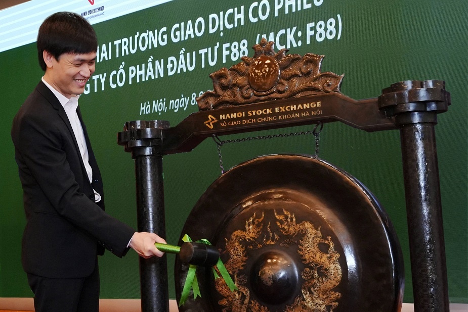 F88 tăng 40%, chạm mốc 'thần tài' 888.800 đồng/cp - đắt nhất 3 sàn