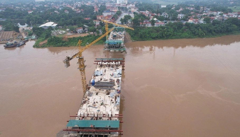 Doanh nghiệp thuộc Bộ Quốc phòng thi công thần tốc, đưa cầu Phong Châu về đích sớm 3 tháng