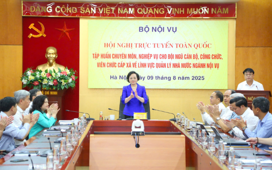 Bộ Nội vụ sẽ điều tiết công chức từ nơi thừa sang nơi thiếu