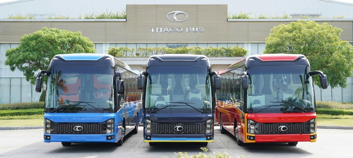 THACO AUTO bàn giao lô xe bus cho đối tác chiếm 30% thị phần vận tải hành khách toàn quốc