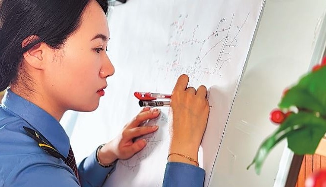 Nữ nhân viên khiến ngành đường sắt ngả mũ: Ghi nhớ và vẽ lại chính xác bản đồ của 1.092 nhà ga, 388 tuyến đường và 975 điểm tính cước