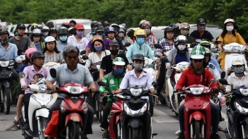 Nửa năm, Việt Nam tiêu thụ 1,6 triệu xe máy, một hãng tăng trưởng gần 500% áp đảo Honda và Yamaha