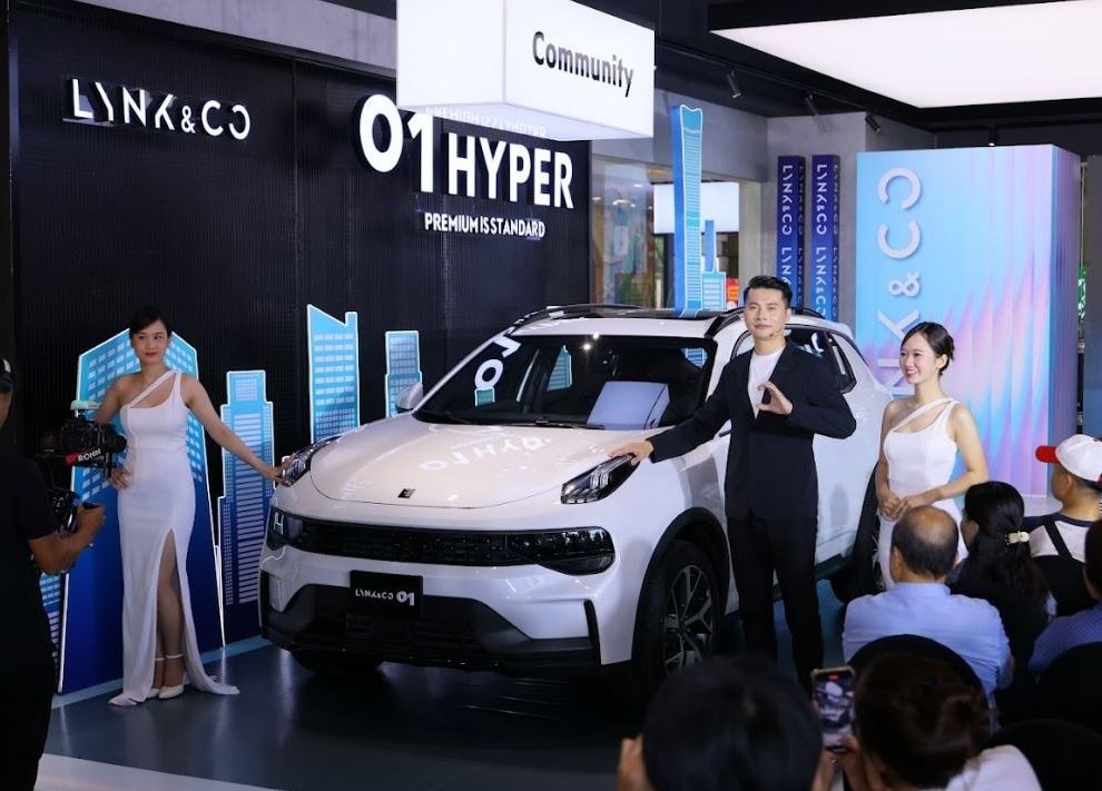 Lynk & Co Việt Nam vừa đồng loạt khai trương và đưa vào hoạt động 9 showroom