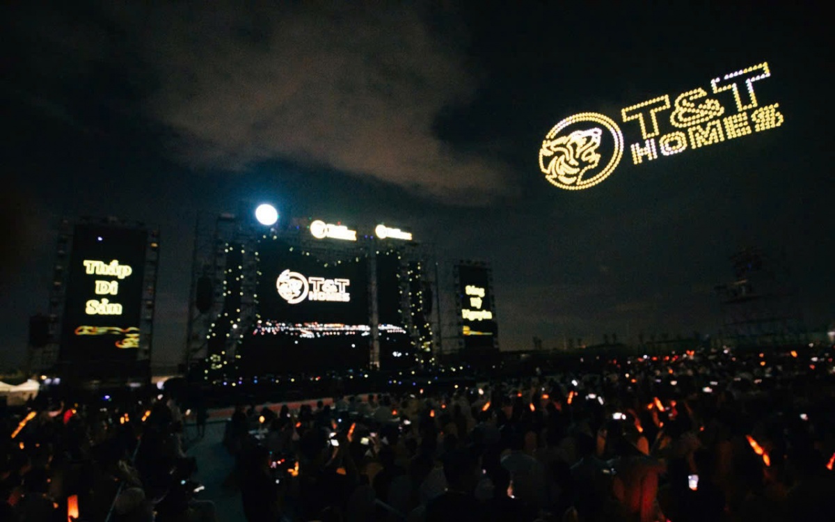 T&T Group khiến hàng chục nghìn khán giả trầm trồ với show trình diễn drone lớn nhất lịch sử Tây Ninh
