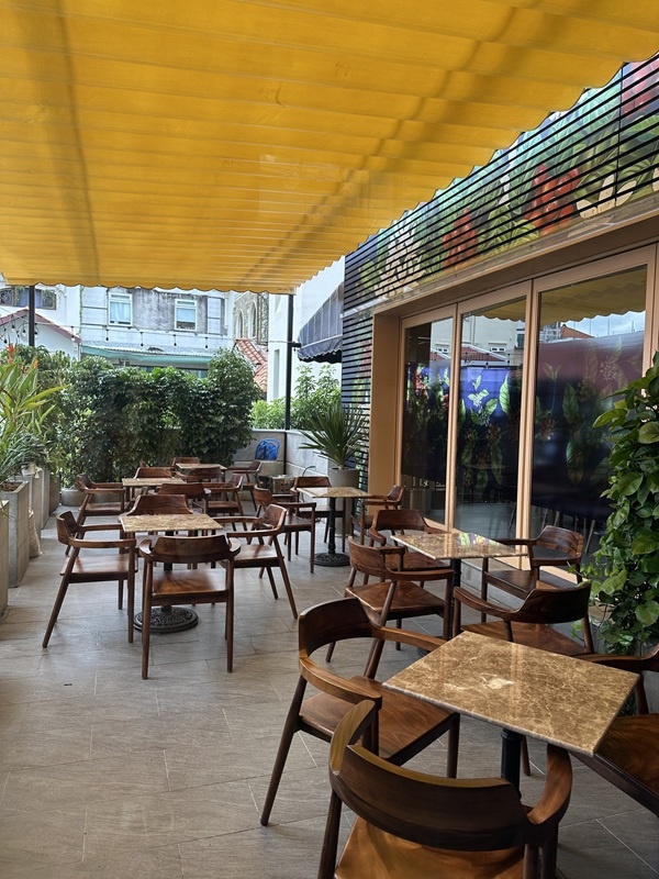 Diện mạo của thương hiệu vừa 'ngồi ghế nóng' Hàn Thuyên mà Starbucks để lại
