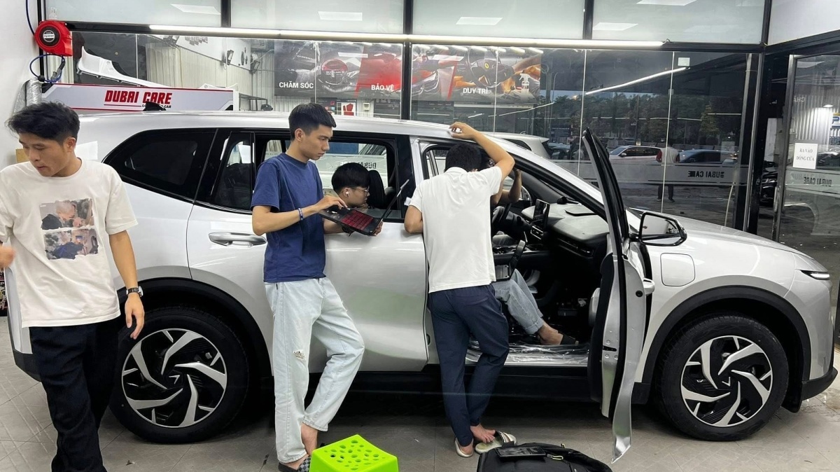 Mẫu MPV VinFast Limo Green chính thức giao xe, phía xưởng độ vạch rõ từng hạng mục nên độ: Có tốn kém không?