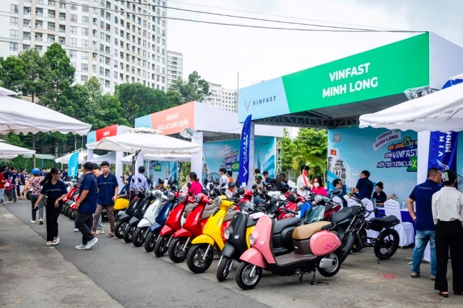 TP.HCM huy động ‘ông lớn’ hỗ trợ người dân, tài xế đổi sang xe điện