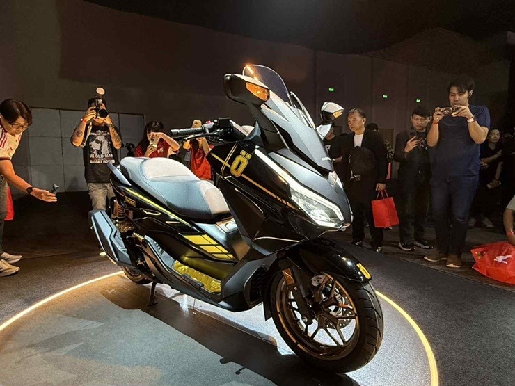 Honda 'chơi lớn' với Forza 350 bản giới hạn, có tiền chưa chắc mua được!