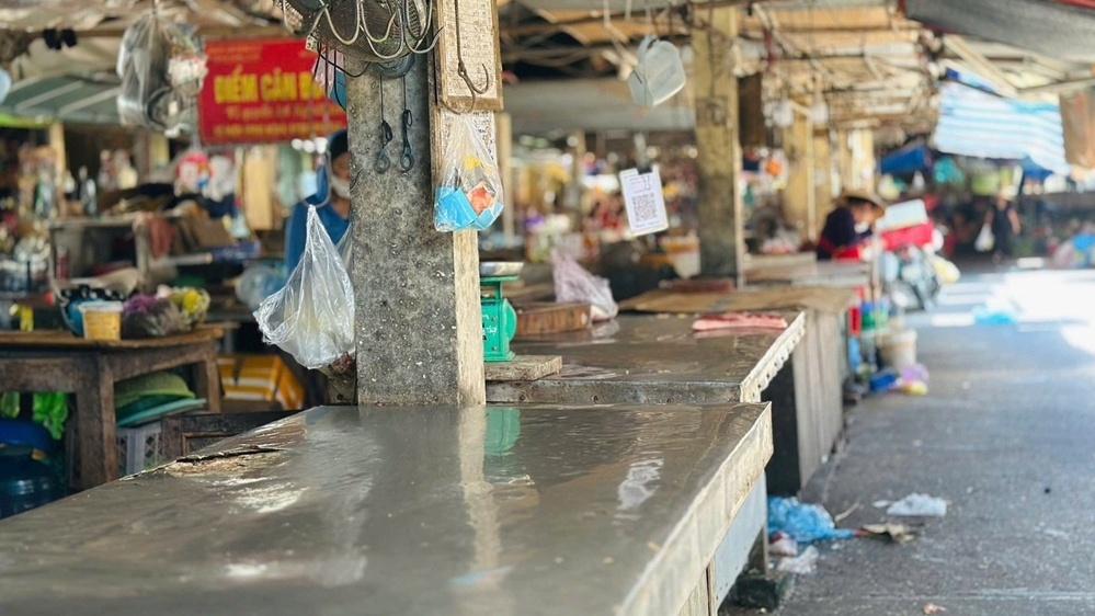 Nông dân, tiểu thương Hà Tĩnh thắt lòng vì mất trắng 350 tấn thịt do dịch tả lợn châu Phi