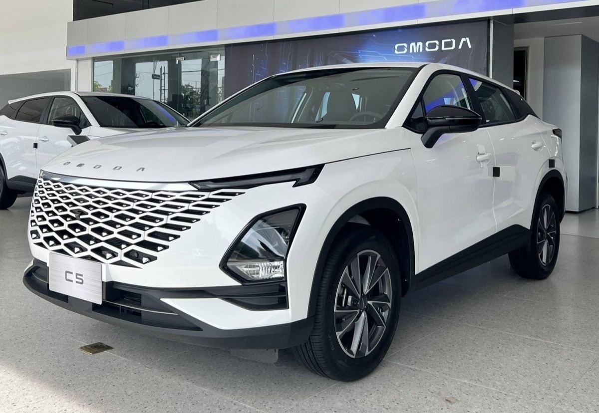 Xe Trung Quốc giảm giá chưa từng có, tặng vàng để hút khách nhưng vẫn ế: Lý do nằm ở đâu?
