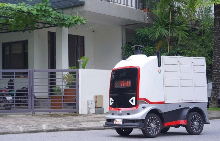 Lần đầu tiên tại Việt Nam, Viettel triển khai robot giao hàng tự động có sức chở 400kg