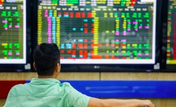 VN-Index có thể chạm 1.800 điểm cuối 2025: Ngành nào bứt phá mạnh?