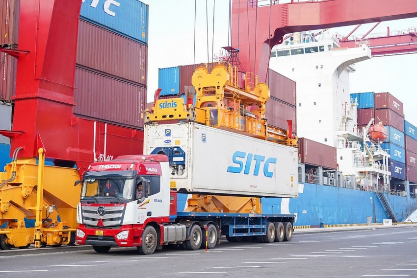 Chỉ trong nửa đầu năm, cảng biển của ông Trần Bá Dương đã đón 700.000 tấn hàng hoá từ Lào