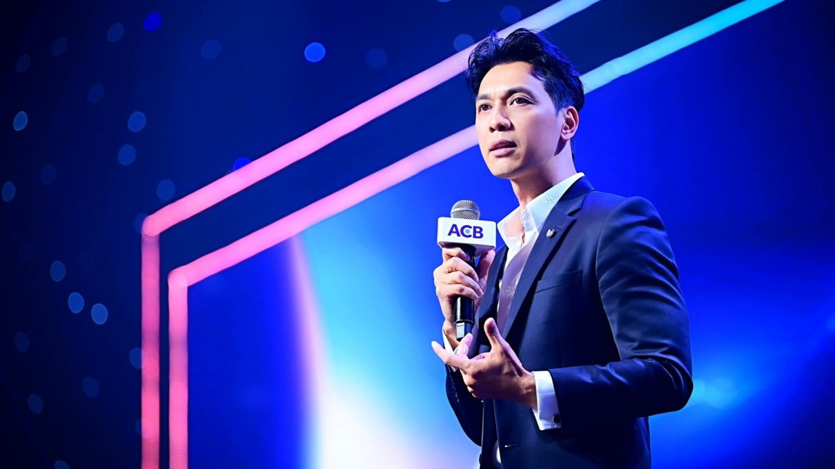 Chân dung Chủ tịch ngân hàng Việt Nam đầu tiên tham dự APEC, hình ảnh đời thường gây sốt cộng đồng mạng