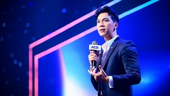 Chân dung Chủ tịch ngân hàng Việt Nam đầu tiên tham dự APEC, hình ảnh đời thường gây sốt cộng đồng mạng