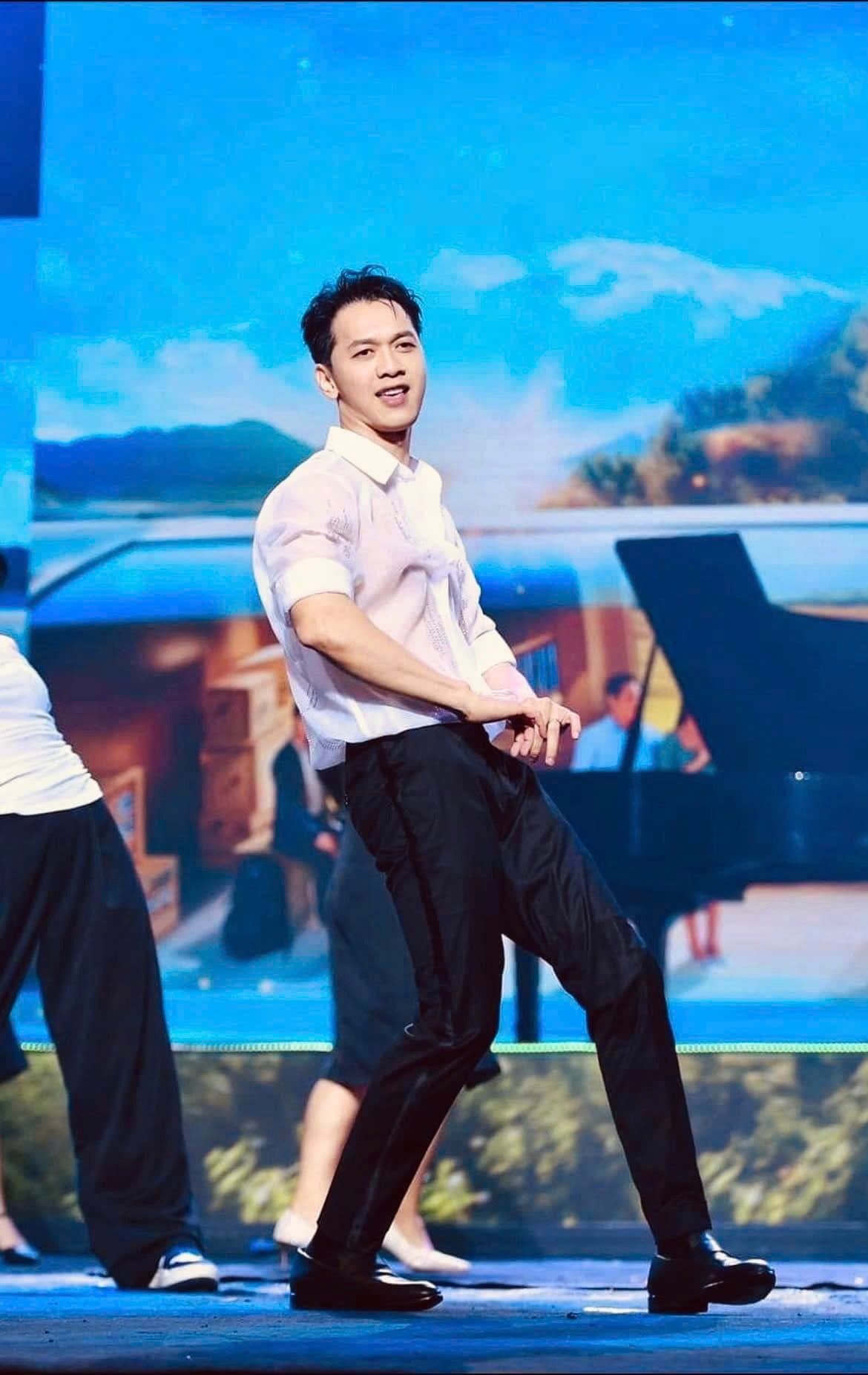 Chân dung Chủ tịch ngân hàng Việt Nam đầu tiên tham dự APEC, hình ảnh đời thường gây sốt cộng đồng mạng