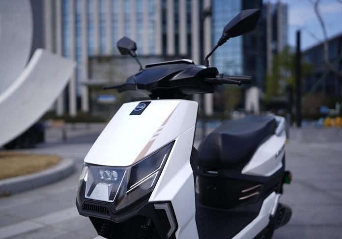 ‘Mẫu siêu xe điện’ giá chỉ 18 triệu, đẹp như Honda Vision: Tốc độ 55km/h, pin lại rất trâu, dễ luồn lách trong phố