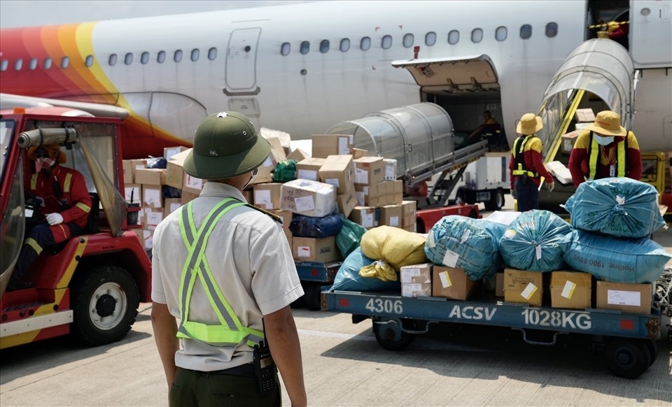 Sân bay lớn nhất Việt Nam gấp rút tuyển hơn 4.000 nhân sự trình độ từ THPT