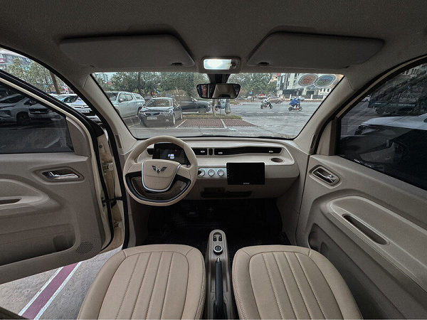 Xe điện mini giá 197 triệu đồng, thiết kế 'ngọt' như bánh, di chuyển gọn gàng phố thị