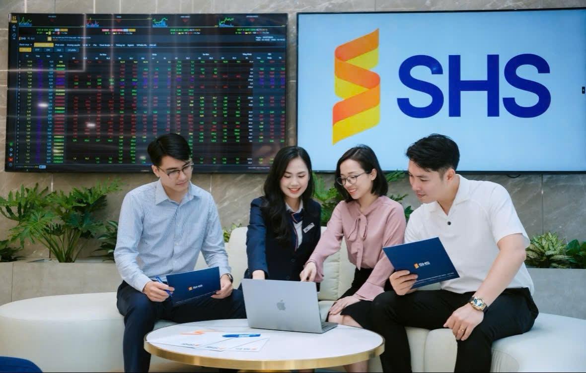 SHS được vinh danh “Nơi làm việc tốt nhất Châu Á & Doanh nghiệp quan tâm đãi ngộ nhân viên tốt nhất”