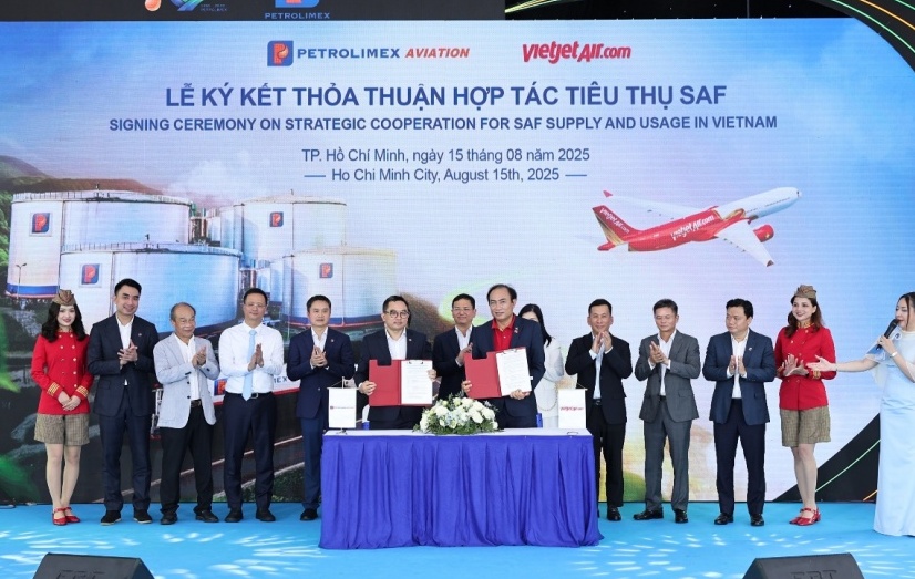Petrolimex hợp lực cùng Vietjet đưa 576 tàu bay sử dụng nhiên liệu hàng không bền vững