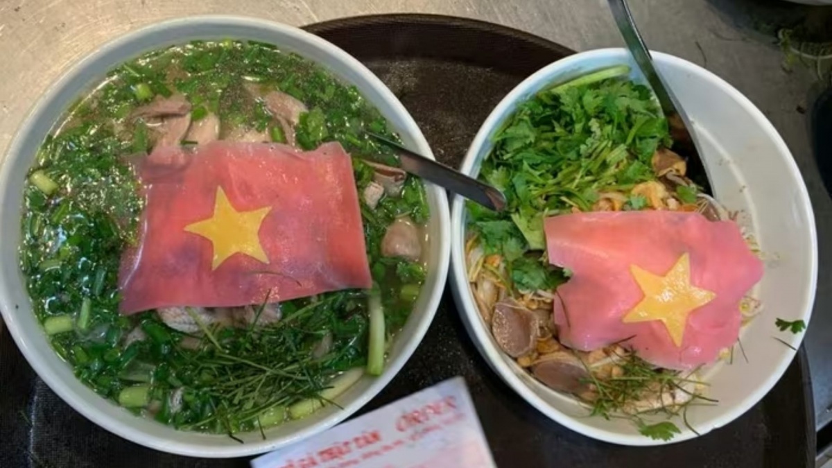 Trend thể hiện tinh thần yêu nước lan tỏa: Từ bát phở lá cờ đến đồ uống, bánh ngọt mang sắc đỏ sao vàng