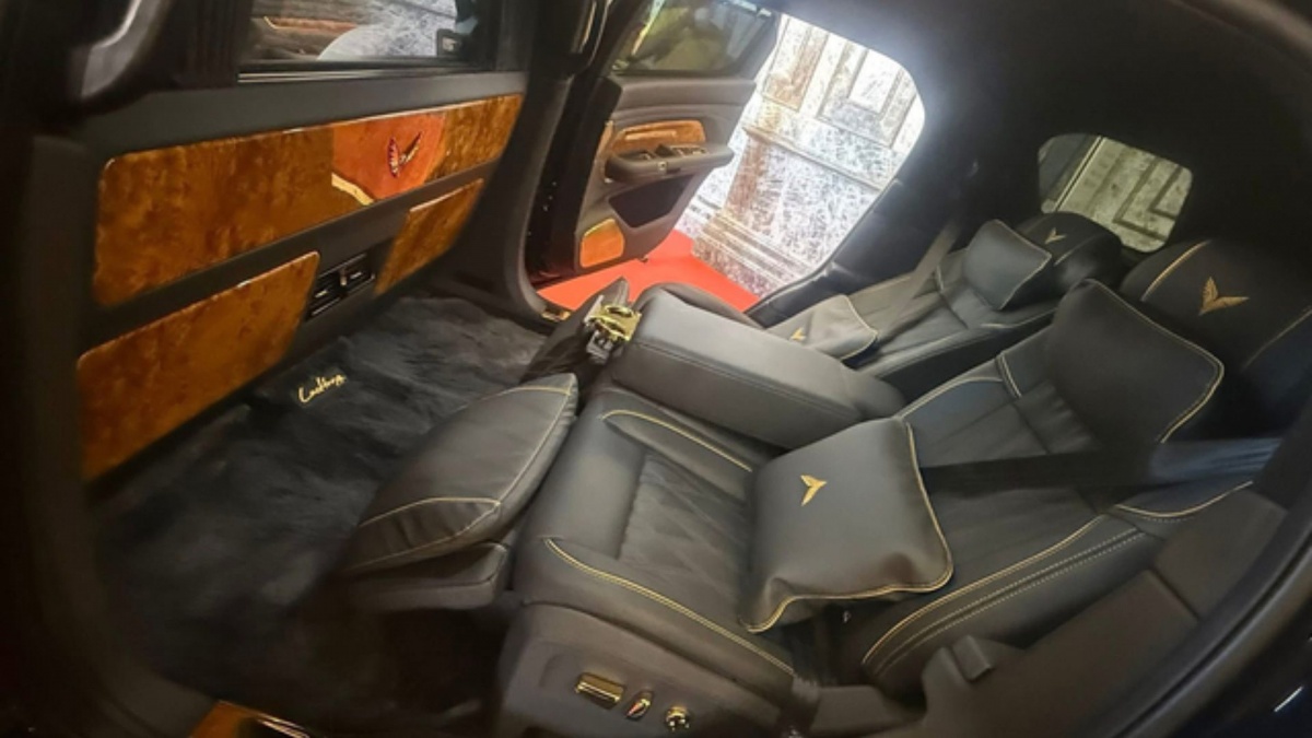 Limousine xịn nhất của VinFast có biển số, xuất hiện ở gần Lăng Bác: Gây chú ý với diện mạo, liệu có xứng danh ‘Rolls-Royce Việt Nam'?