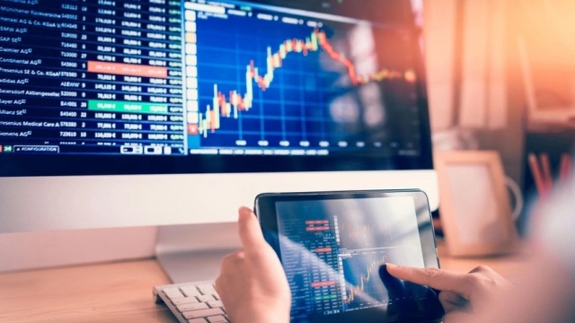 VN-Index phá đỉnh lịch sử, hàng trăm cổ phiếu đã vượt cản MA50: Khởi đầu siêu chu kỳ mới hay nhịp hưng phấn trước kỳ nâng hạng?