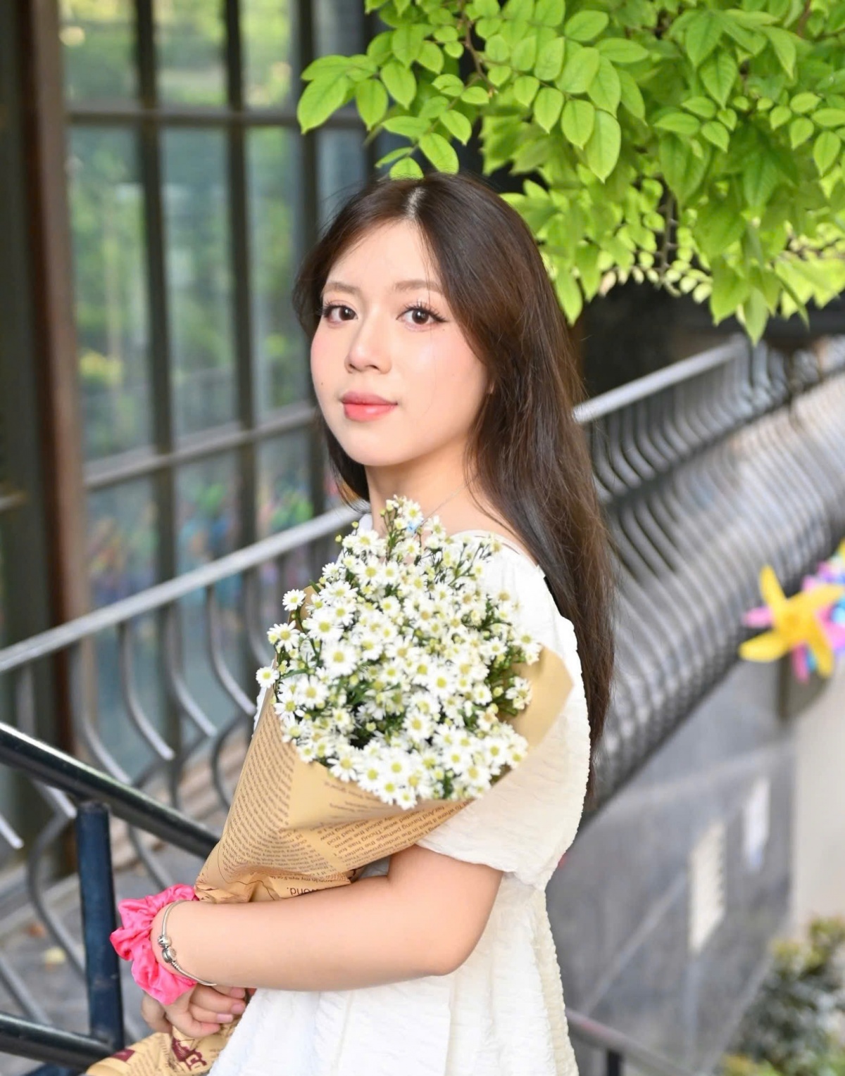 Nữ sinh 2003 ở Hà Nội ‘viết lịch sử’ mới cho ĐH Kinh tế Quốc dân: Thành tích không tưởng, tuyên bố mong muốn về việc làm cao quý