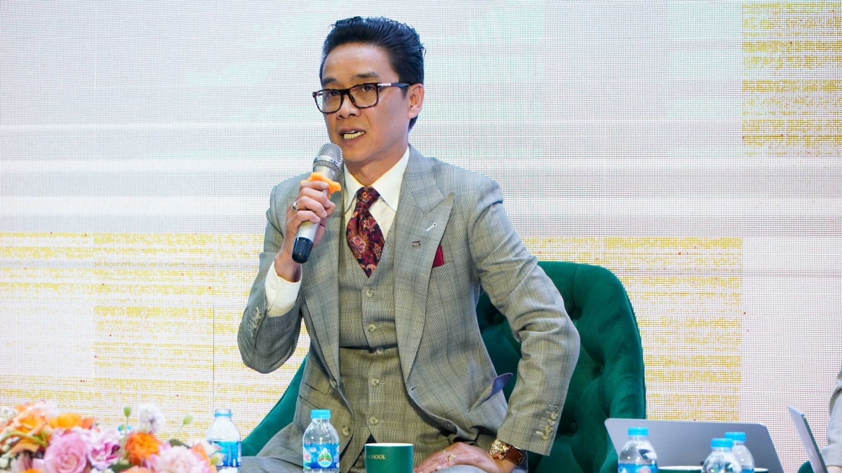 VN-Index tăng 560 điểm sau hơn 4 tháng, chứng sĩ 'sợ độ cao' nên làm gì?