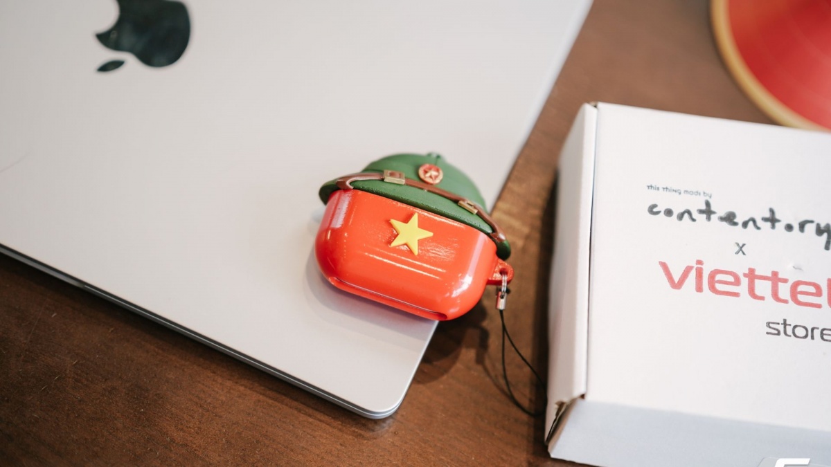 Chiếc ốp AirPods có tiền chưa chắc đã mua được: Mang hình ảnh 'nón cối - cờ đỏ sao vàng' kỷ niệm 80 năm Quốc khánh 2/9