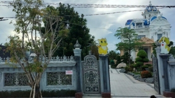 Phong tỏa tài khoản ngân hàng của chủ 'tòa nhà đẹp nhất Cà Mau'