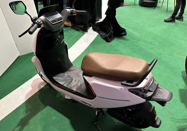 Xe điện cực đẹp vừa lộ diện khiến dân tình 'phát sốt': Giá chỉ hơn 3 triệu đồng, chạy 101 km/lần sạc