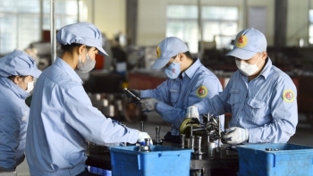Quy định mới nhất về mức tiền thưởng dịp nghỉ lễ Quốc khánh (2/9), người lao động nên biết để hưởng quyền lợi