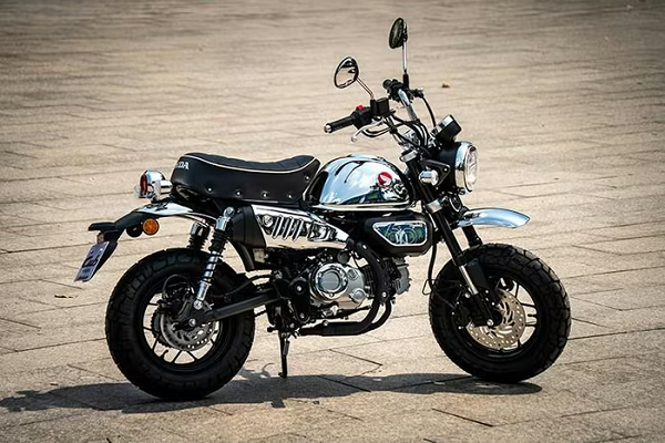 Ngắm 'xe khỉ' Honda Monkey Chrome Legacy đầu tiên về Việt Nam: Chỉ 3 chiếc, toàn thân mạ crôm bóng loáng, giá bán thế nào?