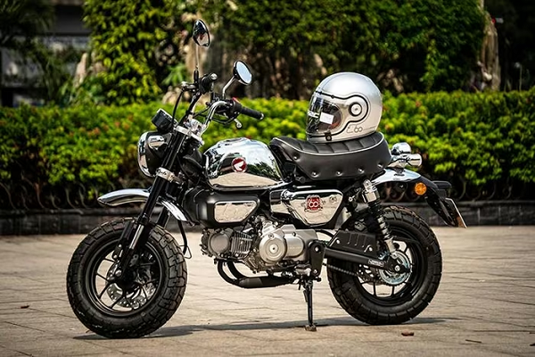 Ngắm 'xe khỉ' Honda Monkey Chrome Legacy đầu tiên về Việt Nam: Chỉ 3 chiếc, toàn thân mạ crôm bóng loáng, giá bán thế nào?