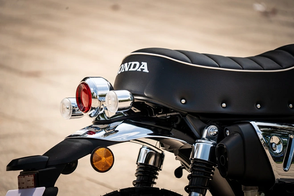 Ngắm 'xe khỉ' Honda Monkey Chrome Legacy đầu tiên về Việt Nam: Chỉ 3 chiếc, toàn thân mạ crôm bóng loáng, giá bán thế nào?